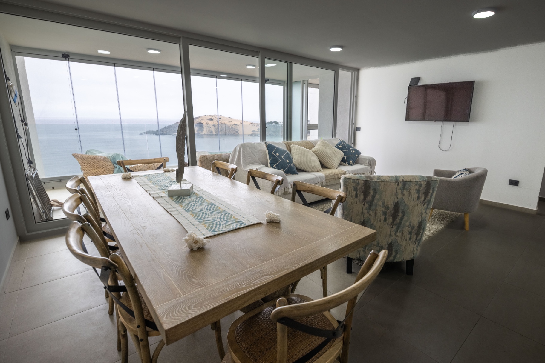 Comedor con vista del departamento C